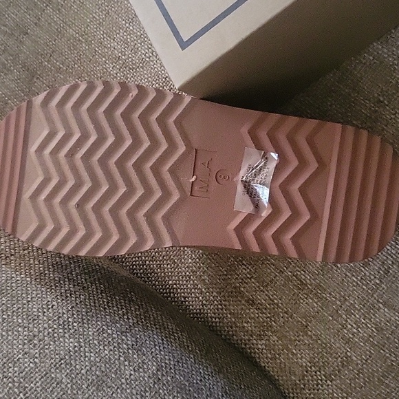 NWT MIA SHEARLING SHOES - Picture 5 of 7